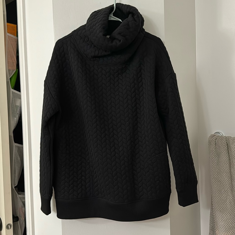 Black quilted pullover